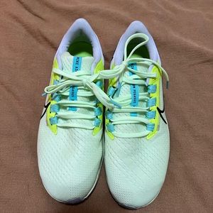 Nike Pegasus 38 Sneakers